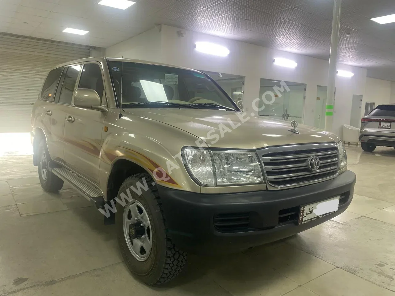 Toyota  Land Cruiser  GXR  2004  Automatic  84,000 Km  6 Cylinder  Four Wheel Drive (4WD)  SUV  Gold