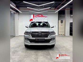 Toyota  Land Cruiser  GXR- Grand Touring  2020  Automatic  201,000 Km  8 Cylinder  Four Wheel Drive (4WD)  SUV  Silver