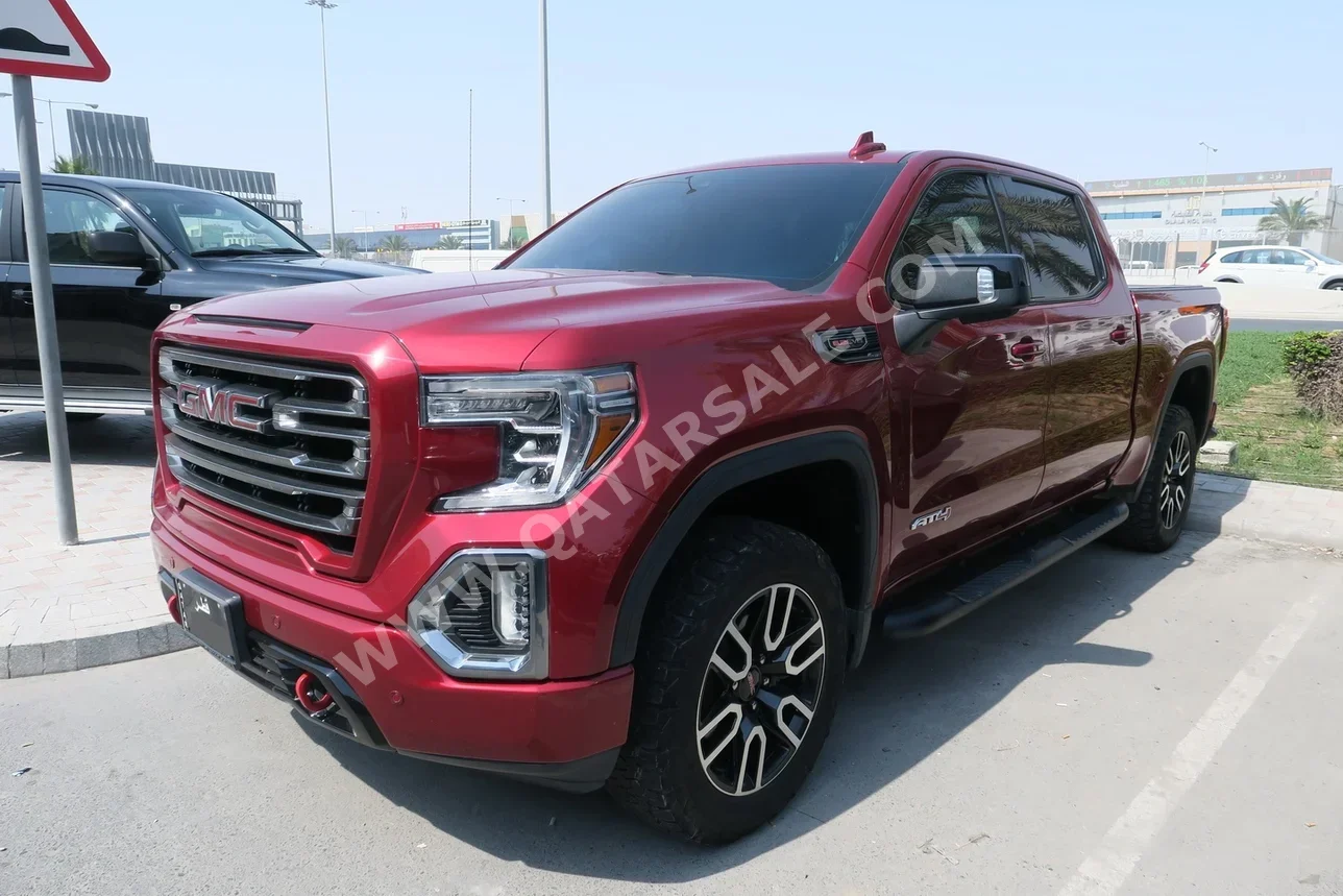 جي ام سي سييرا اي تي 4 2019 اوتوماتيك 196,000 كم 8 سلندر دفع رباعي بيكب عنابي