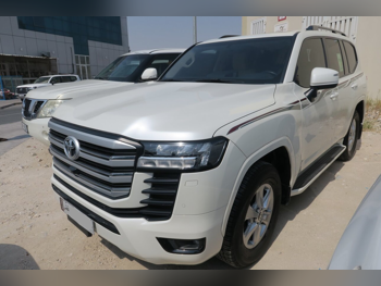 Toyota  Land Cruiser  GXR Twin Turbo  2024  Automatic  66,000 Km  6 Cylinder  Four Wheel Drive (4WD)  SUV  White  With Warranty