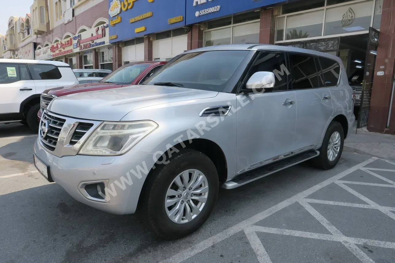 نيسان باترول اس اي 2017 اوتوماتيك 158,000 كم 6 سلندر دفع رباعي اس يو في فضي