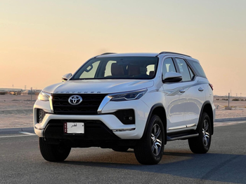 Toyota  Fortuner  2024  Automatic  34,000 Km  6 Cylinder  Four Wheel Drive (4WD)  SUV  White