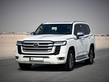 Toyota  Land Cruiser  VXR  2024  Automatic  91,000 Km  6 Cylinder  Four Wheel Drive (4WD)  SUV  White