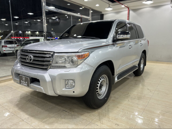 Toyota  Land Cruiser  GXR  2012  Automatic  255,000 Km  8 Cylinder  Four Wheel Drive (4WD)  SUV  Silver