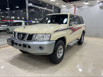 Nissan  Patrol  Safari  2016  Manual  183,000 Km  6 Cylinder  Four Wheel Drive (4WD)  SUV  Beige