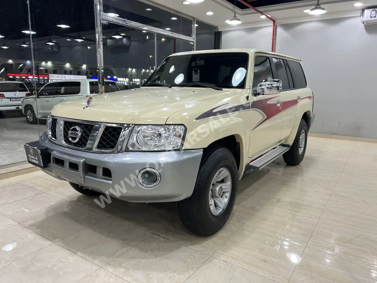 نيسان  باترول  سفاري  2016  عادي  183,000 كم  6 سلندر  دفع رباعي  اس يو في  بيج