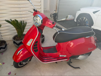 فيسبا  300 جي تي اس -  2020 - اللون احمر