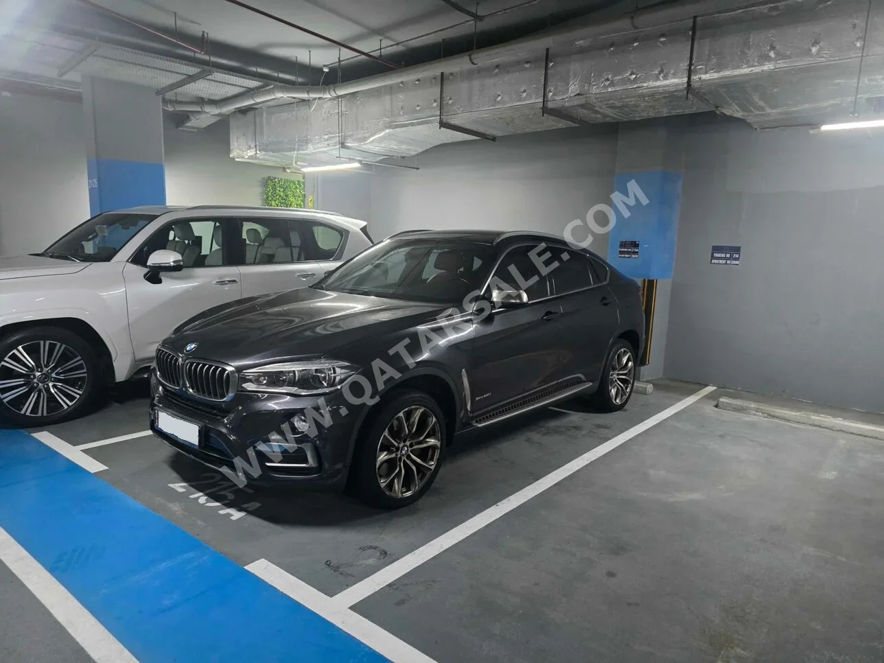 بي ام دبليو الفئة - اكس اكس 6 2015 اوتوماتيك 118,000 كم 6 سلندر دفع رباعي اس يو في أسود