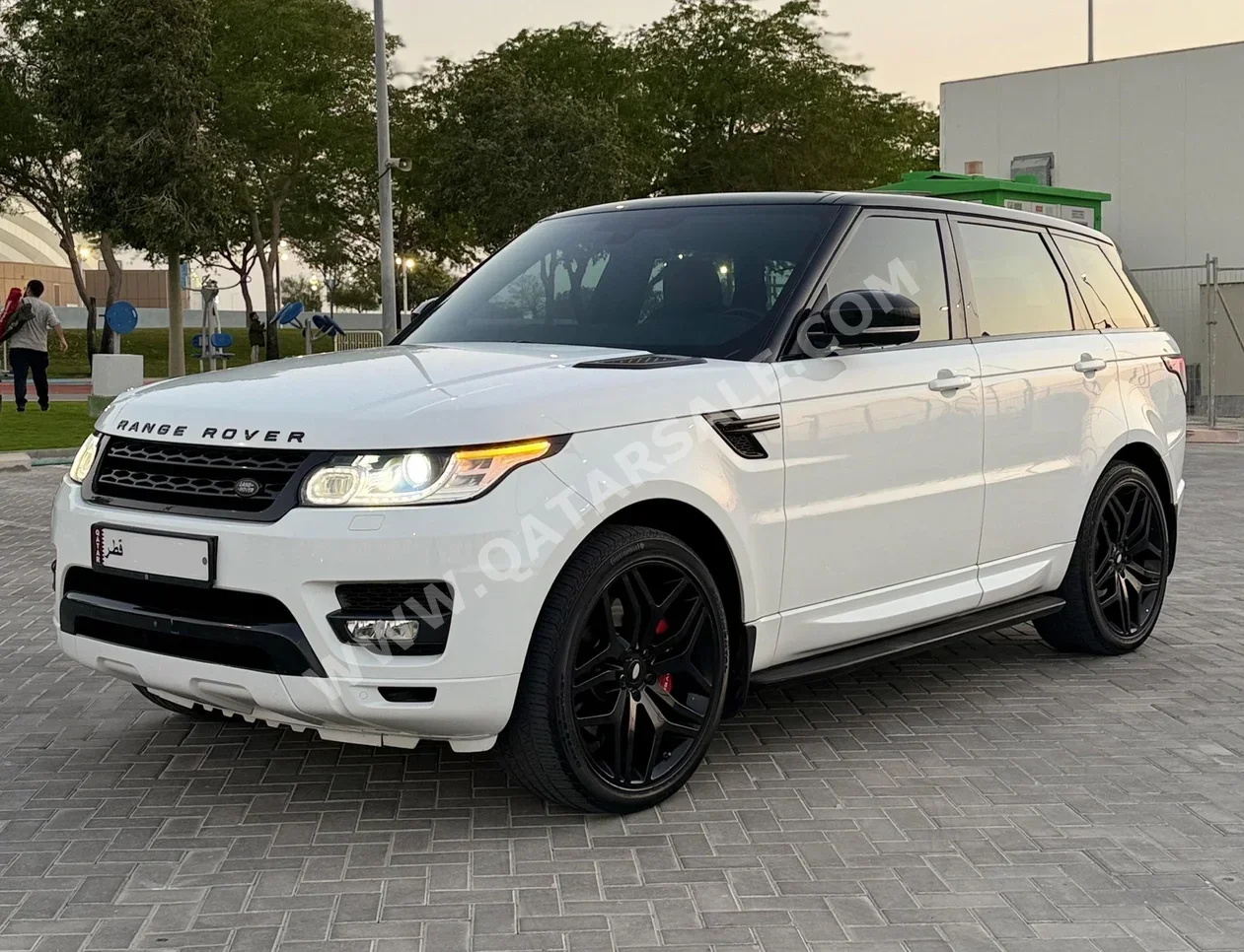 Land Rover Range Rover Sport Super charged White 2016 For Sale in Qatar