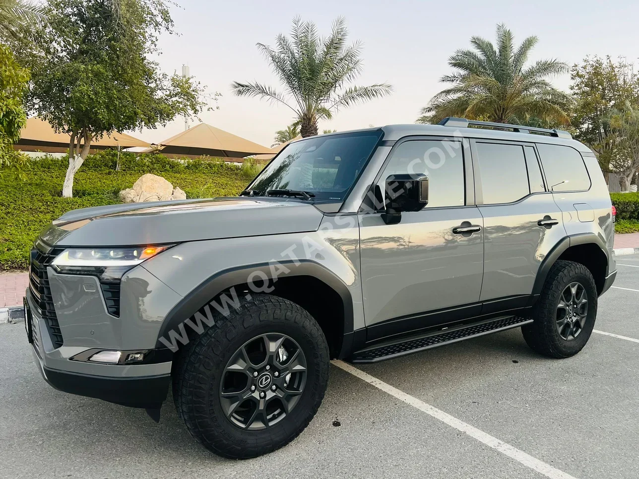 لكزس جي اكس 550 اوفر تريل 2024 اوتوماتيك 23,000 كم 6 سلندر دفع رباعي اس يو في رمادي ناردو تحت الضمان