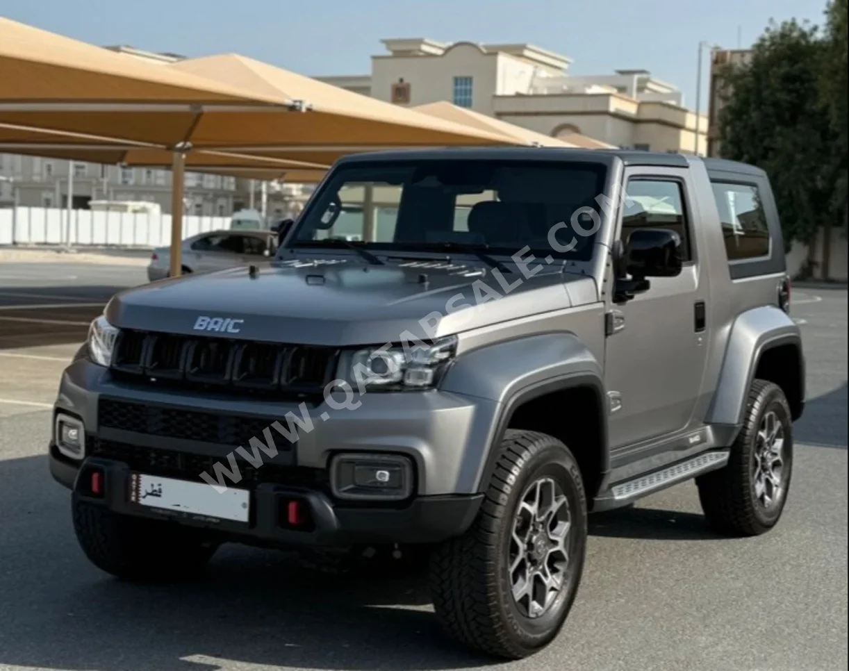 Baic BJ40 C 2025 Automatic 983 Km 4 Cylinder All Wheel Drive (AWD) SUV Gray Matte With Warranty