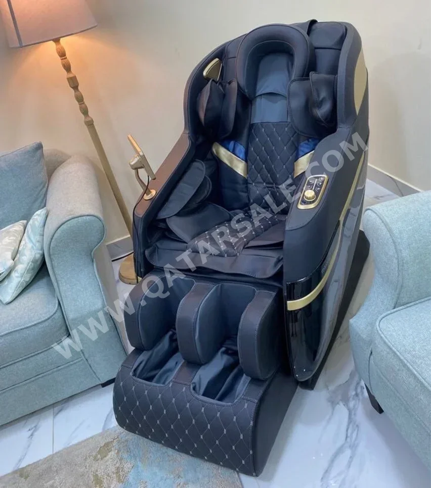 كرسي التدليك ليكون أسود الصين كل الجسم رباعي الأبعاد