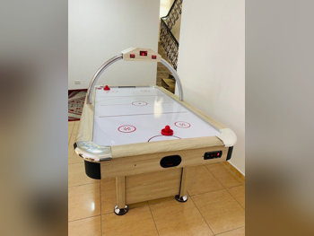 أبيض  طاولة الهوكي