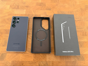 Mobile Phones Samsung  - Galaxy S  - 25 Ultra  - Black Titanium  - 256 GB  - Under Warranty