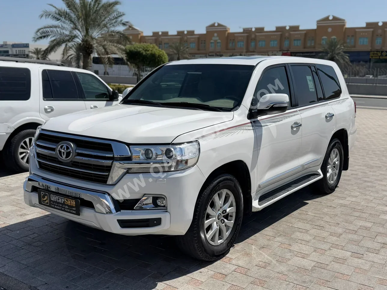 Toyota  Land Cruiser  GXR  2019  Automatic  210,000 Km  8 Cylinder  Four Wheel Drive (4WD)  SUV  White
