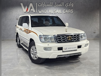 تويوتا  لاند كروزر  جي اكس ار  2007  اوتوماتيك  300,000 كم  6 سلندر  دفع رباعي  اس يو في  أبيض