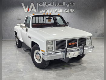 GMC  Sierra  Classic  1987  Manual  989,000 Km  8 Cylinder  Rear Wheel Drive (RWD)  Pick Up  White