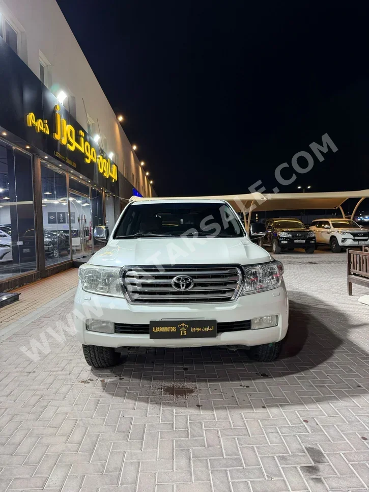 تويوتا لاند كروزر في اكس ار 2009 اوتوماتيك 350,000 كم 8 سلندر دفع رباعي اس يو في أبيض