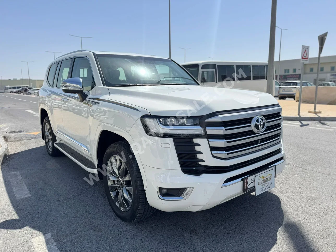 تويوتا لاند كروزر في اكس توين توربو 2024 اوتوماتيك 72,000 كم 6 سلندر دفع رباعي اس يو في أبيض تحت الضمان