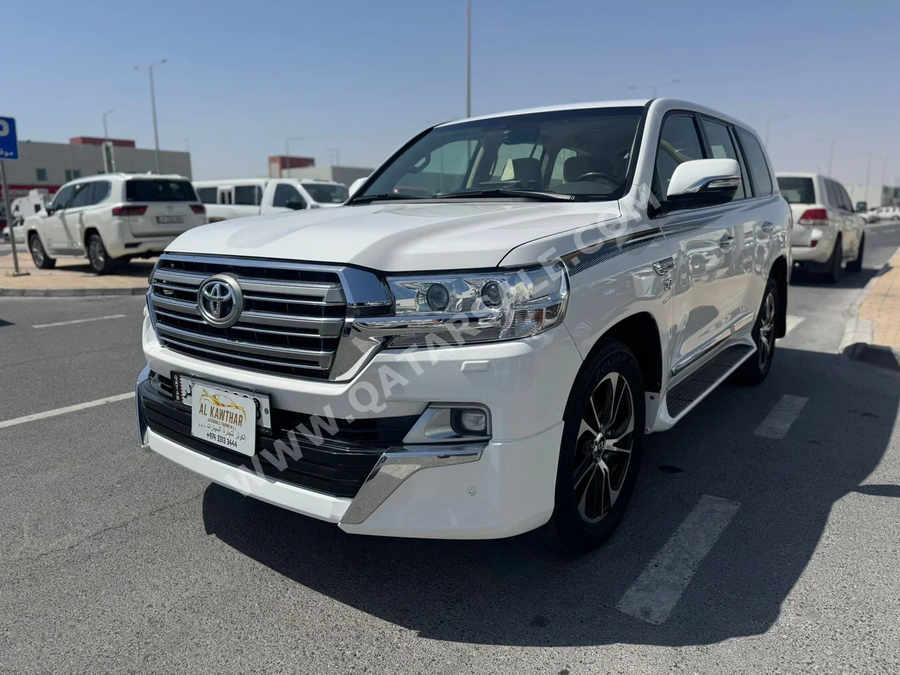 Toyota Land Cruiser VXR 2021 Automatic 281,000 Km 8 Cylinder Four Wheel Drive (4WD) SUV White