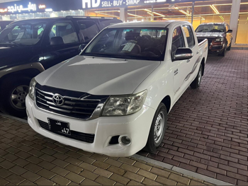 Toyota  Hilux  2013  Automatic  251,000 Km  4 Cylinder  Four Wheel Drive (4WD)  Pick Up  White