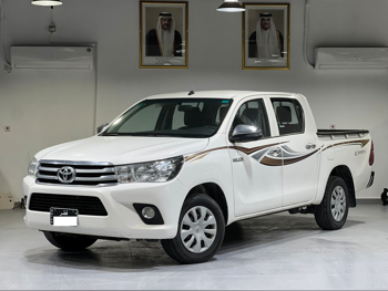 Toyota  Hilux  2019  Automatic  110,000 Km  4 Cylinder  Rear Wheel Drive (RWD)  Pick Up  White
