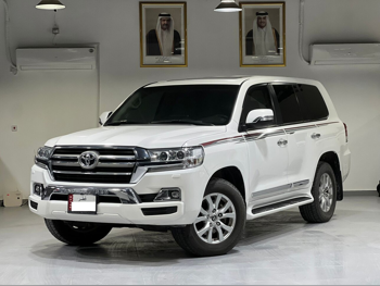 Toyota  Land Cruiser  GXR  2020  Automatic  126,000 Km  6 Cylinder  Four Wheel Drive (4WD)  SUV  White