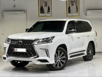 Lexus  LX  570  2018  Automatic  121,000 Km  8 Cylinder  Four Wheel Drive (4WD)  SUV  White