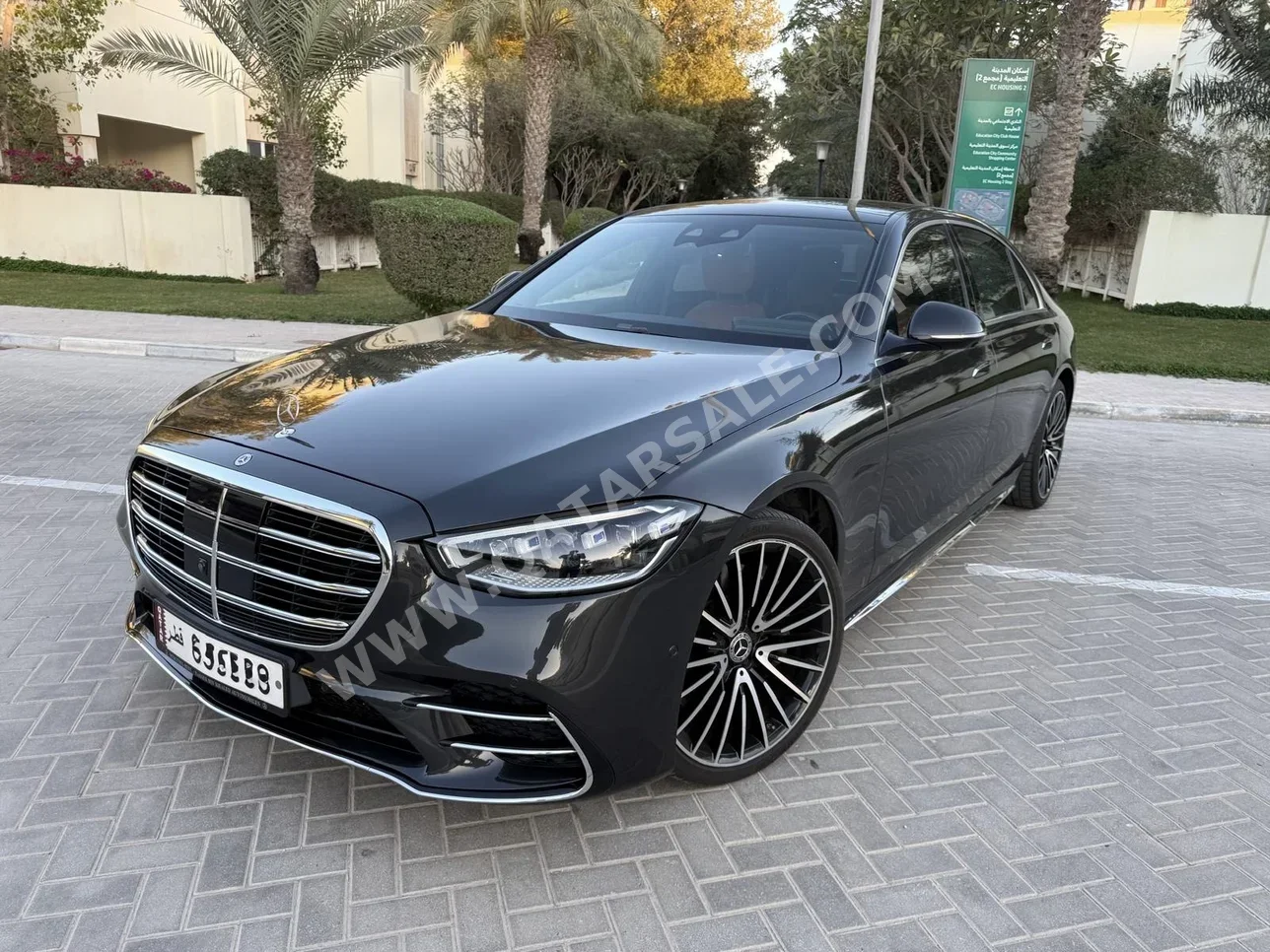 مرسيدس - بنز اس - كلاس 450 2023 اوتوماتيك 85,000 كم 6 سلندر دفع خلفي سيدان أسود تحت الضمان