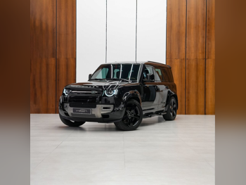 Land Rover  Defender  110 HSE  2025  Automatic  38,000 Km  6 Cylinder  Four Wheel Drive (4WD)  SUV  Black  With Warranty