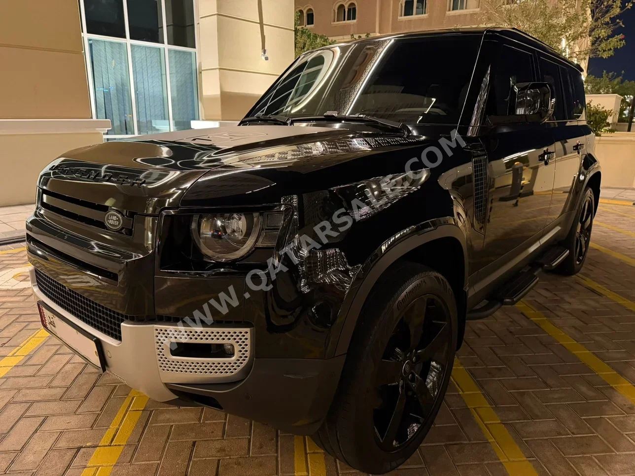 لاند روفر ديفيندر 110 اتش اس اي 2023 اوتوماتيك 63,000 كم 6 سلندر دفع رباعي اس يو في أسود تحت الضمان