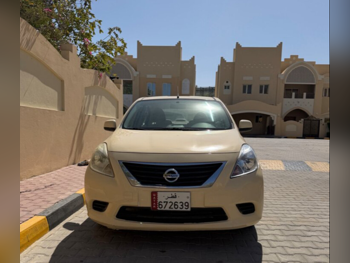 نيسان  صني  2014  اوتوماتيك  255,584 كم  4 سلندر  سيدان  بيج