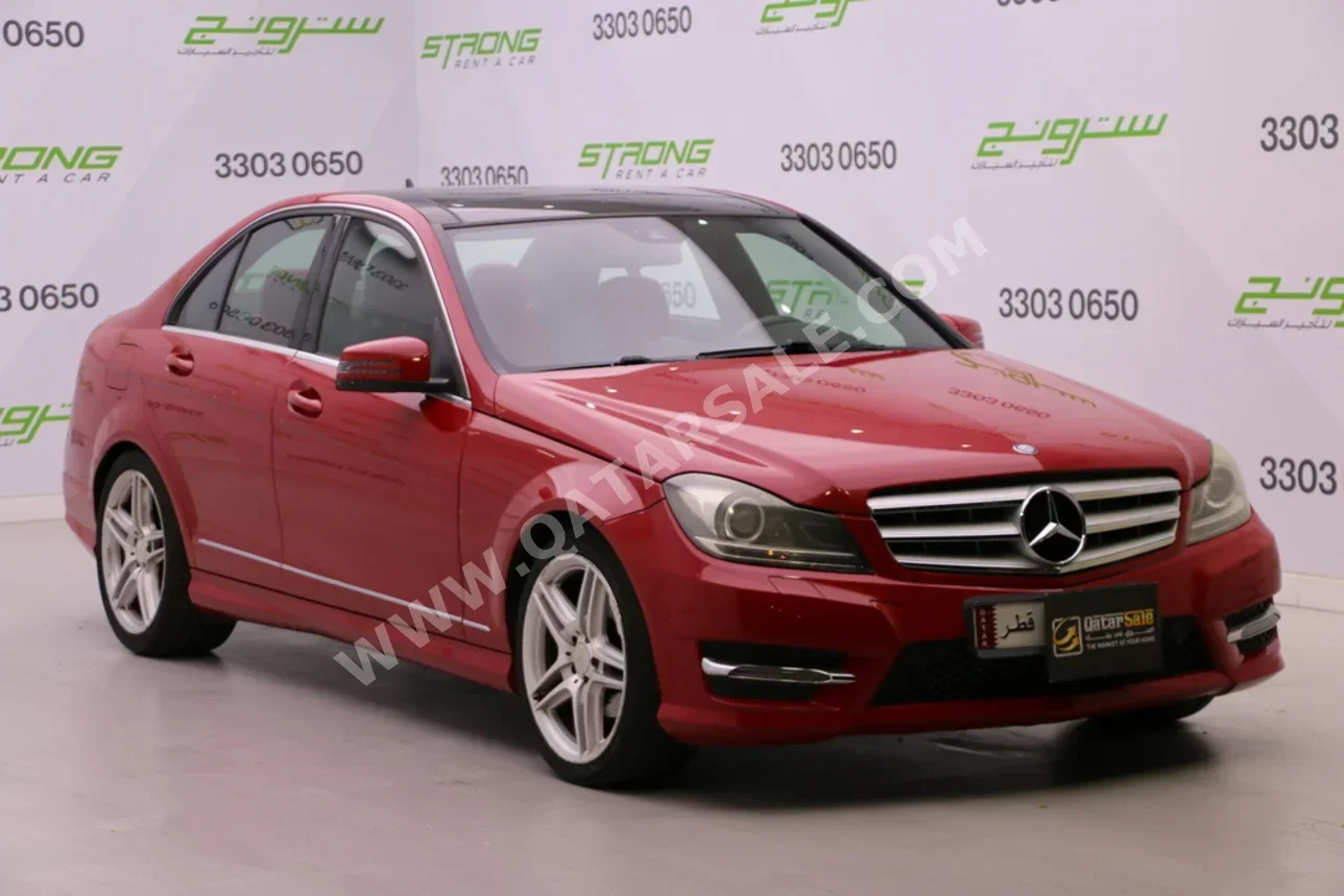 Mercedes-Benz C-Class 200 2014 Automatic 135,000 Km 4 Cylinder Four Wheel Drive (4WD) Sedan Red