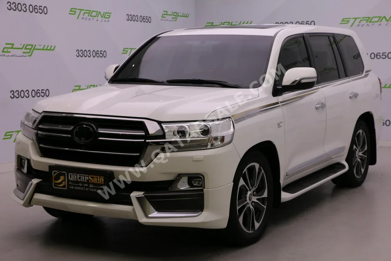 Toyota Land Cruiser VXR 2020 Automatic 155,000 Km 8 Cylinder Four Wheel Drive (4WD) SUV White
