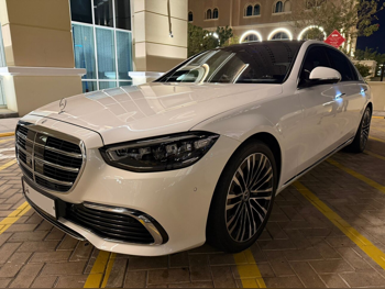 مرسيدس - بنز  اس - كلاس  450  2023  اوتوماتيك  7,000 كم  6 سلندر  دفع خلفي  سيدان  أبيض  تحت الضمان