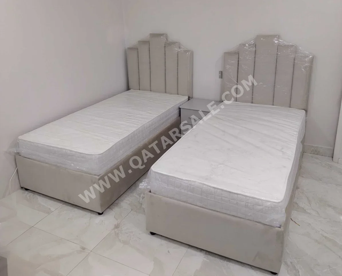 Beds - Lifestyle - Single - Gray - Mattress Included