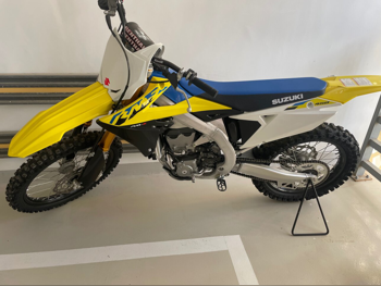 سوزوكي  كاتانا -  2026 - اللون أصفر -  الضمان