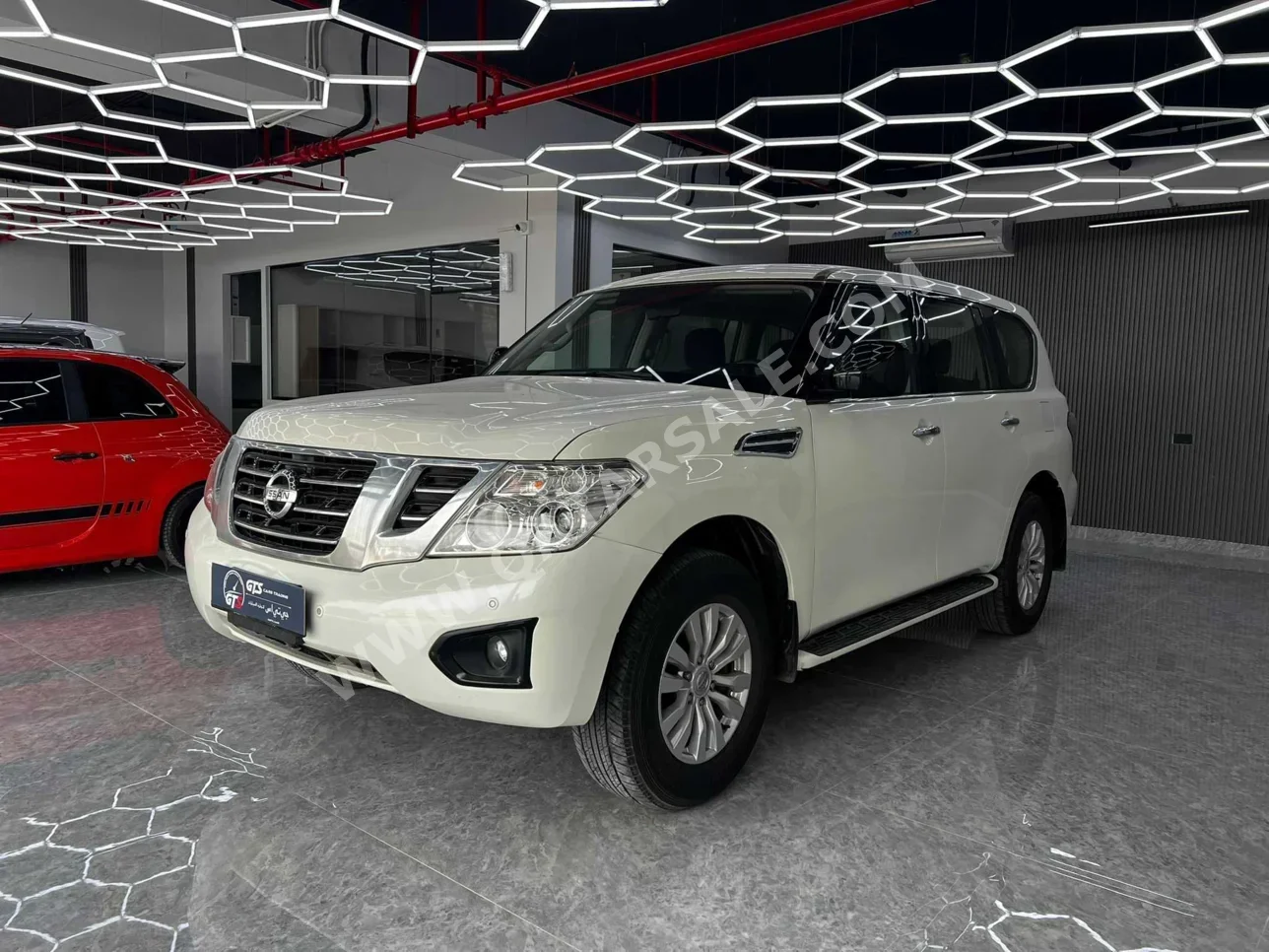 نيسان  باترول  أكس أي  2017  اوتوماتيك  230,000 كم  6 سلندر  دفع رباعي  اس يو في  أبيض