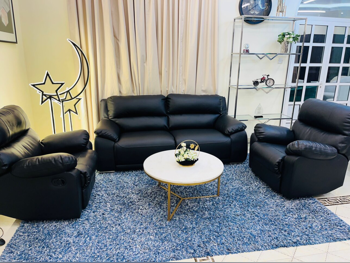 الأرائك والكنب والكراسي هوم سينتر  كرسي هزاز  - جلد اصلي  - أسود
