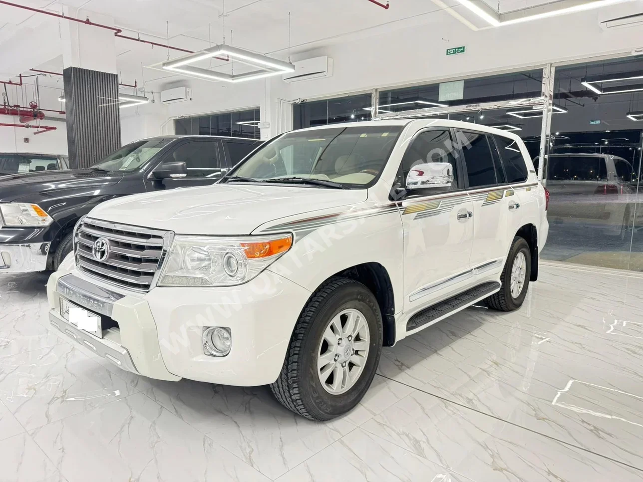 تويوتا لاند كروزر جي اكس ار 2013 اوتوماتيك 245,000 كم 8 سلندر دفع رباعي اس يو في أبيض