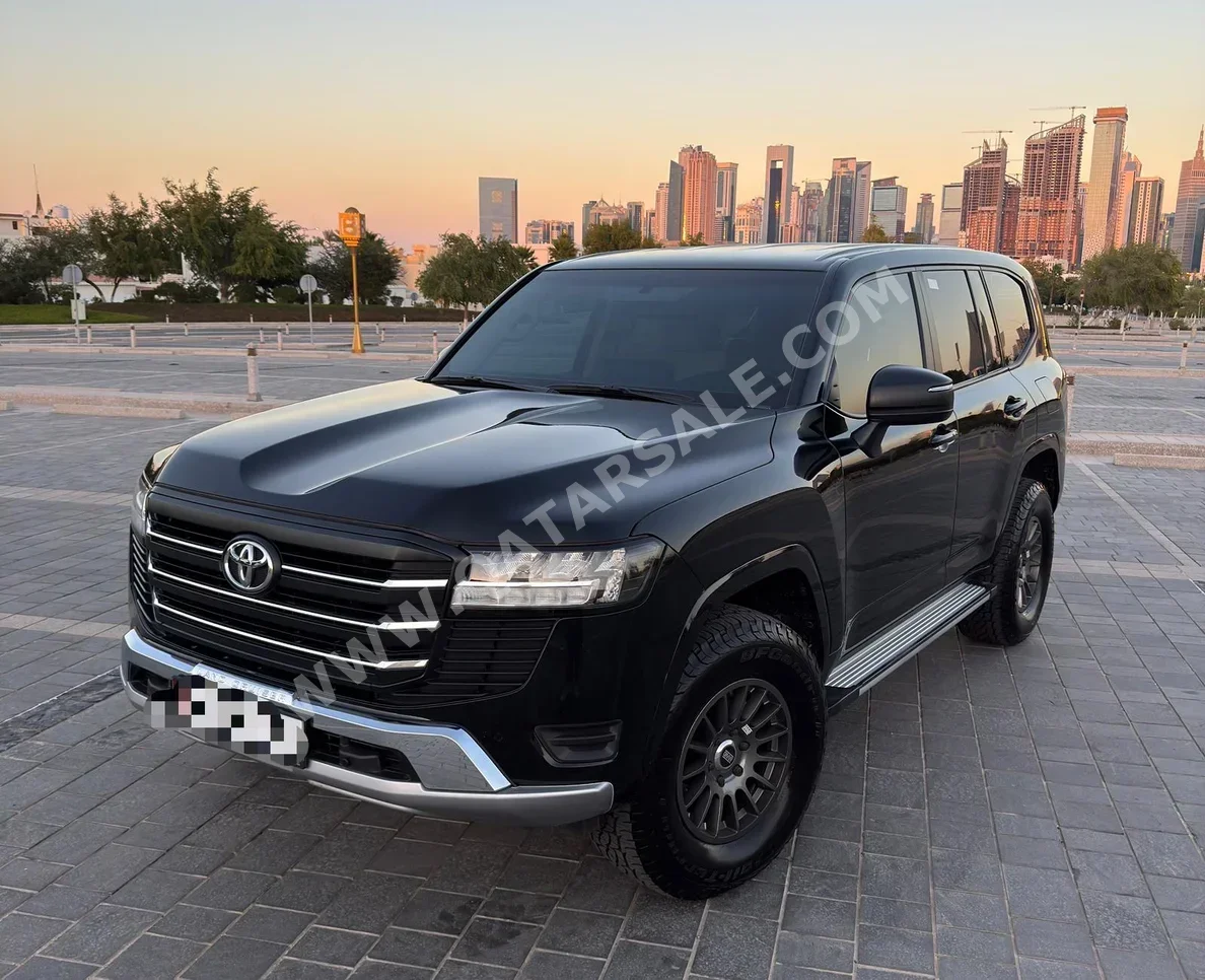 Toyota  Land Cruiser  GX  2023  Automatic  65,000 Km  6 Cylinder  Four Wheel Drive (4WD)  SUV  Black  With Warranty