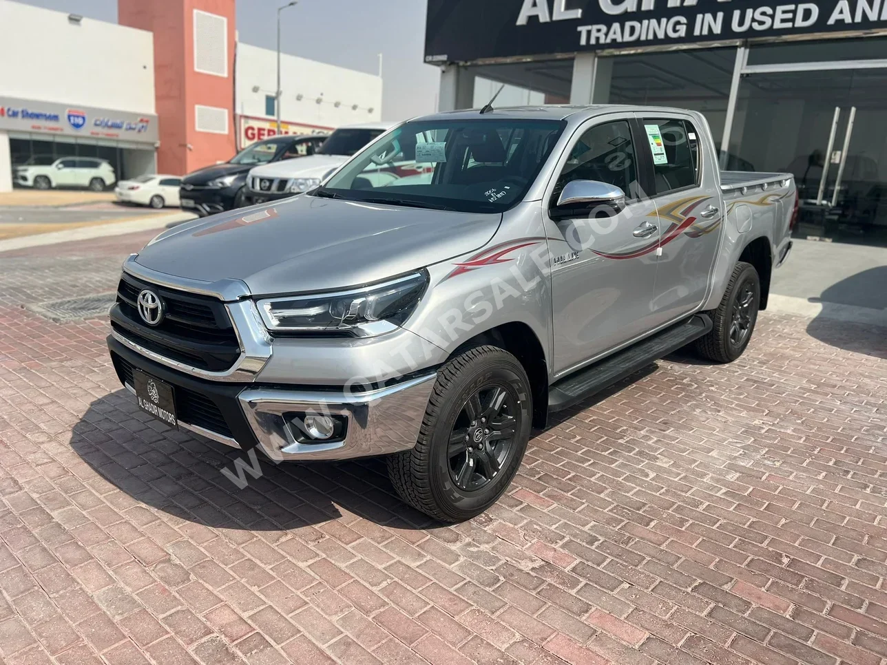 تويوتا هاي لوكس اس ار 5 2025 اوتوماتيك 0 كم 4 سلندر دفع رباعي بيكب فضي تحت الضمان
