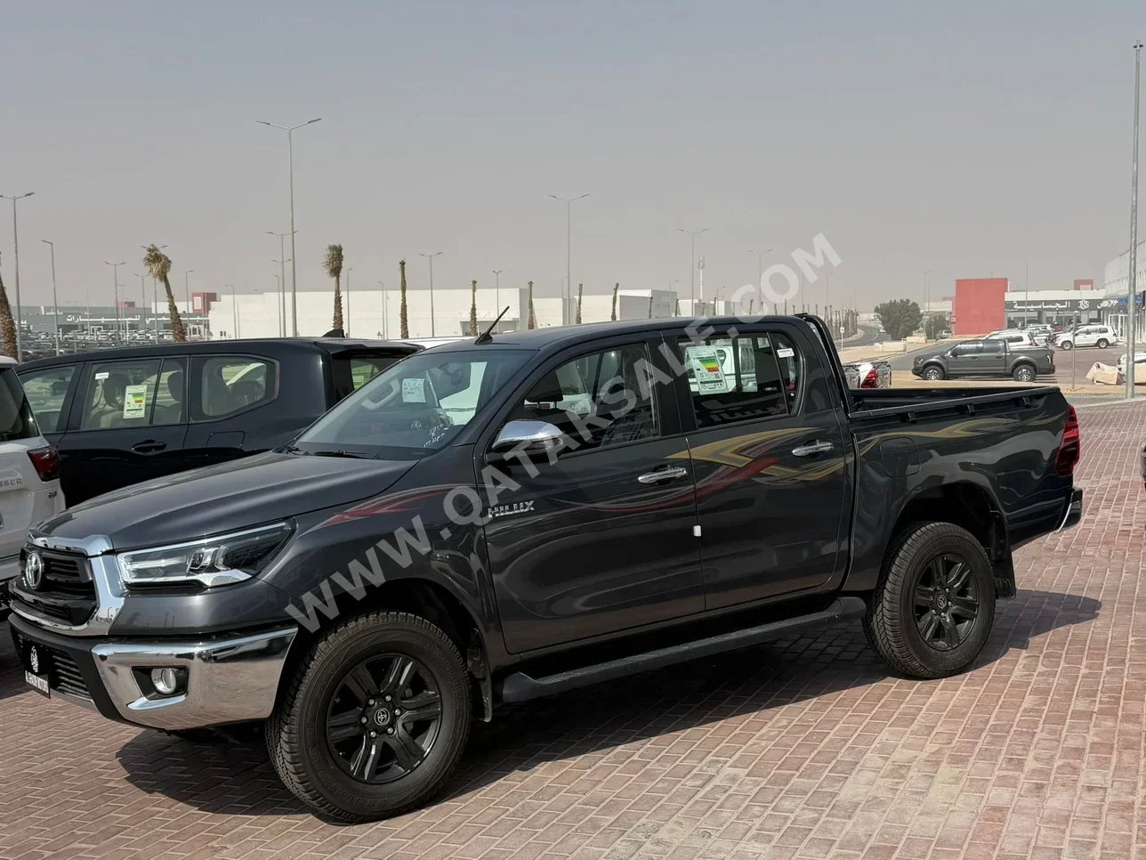 Toyota Hilux SR5 2025 Automatic 0 Km 4 Cylinder Four Wheel Drive (4WD) Pick Up Black With Warranty