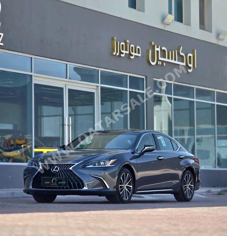 لكزس إيه أس 350 2025 اوتوماتيك 300 كم 6 سلندر دفع خلفي سيدان رمادي تحت الضمان