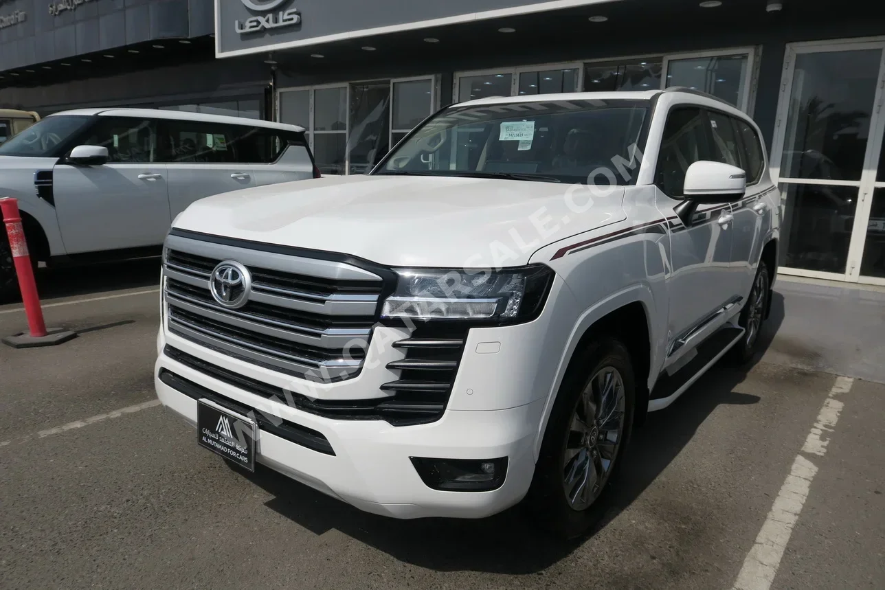 تويوتا  لاند كروزر  جي اكس ار توين توربو  2026  اوتوماتيك  0 كم  6 سلندر  دفع رباعي  اس يو في  أبيض  تحت الضمان
