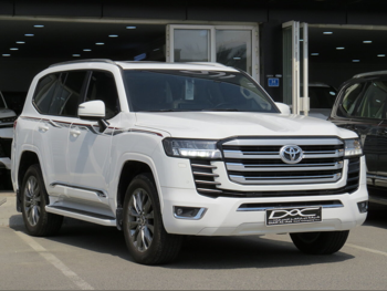 تويوتا  لاند كروزر  جي اكس ار توين توربو  2024  اوتوماتيك  17,000 كم  6 سلندر  دفع رباعي  اس يو في  أبيض  تحت الضمان