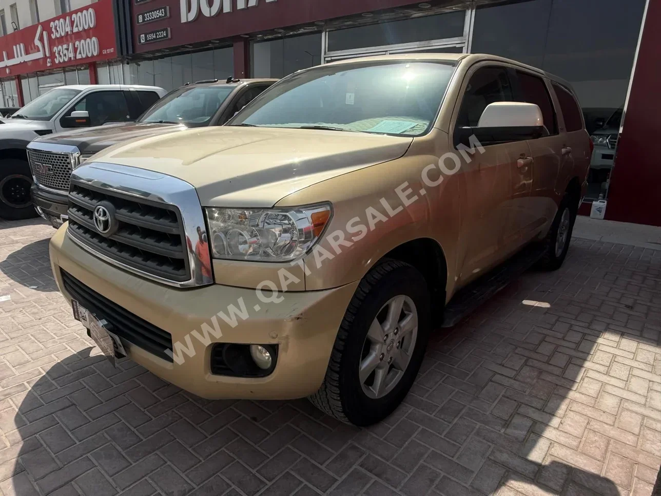 Toyota Sequoia SR5 2011 Automatic 390,000 Km 8 Cylinder Four Wheel Drive (4WD) SUV Gold