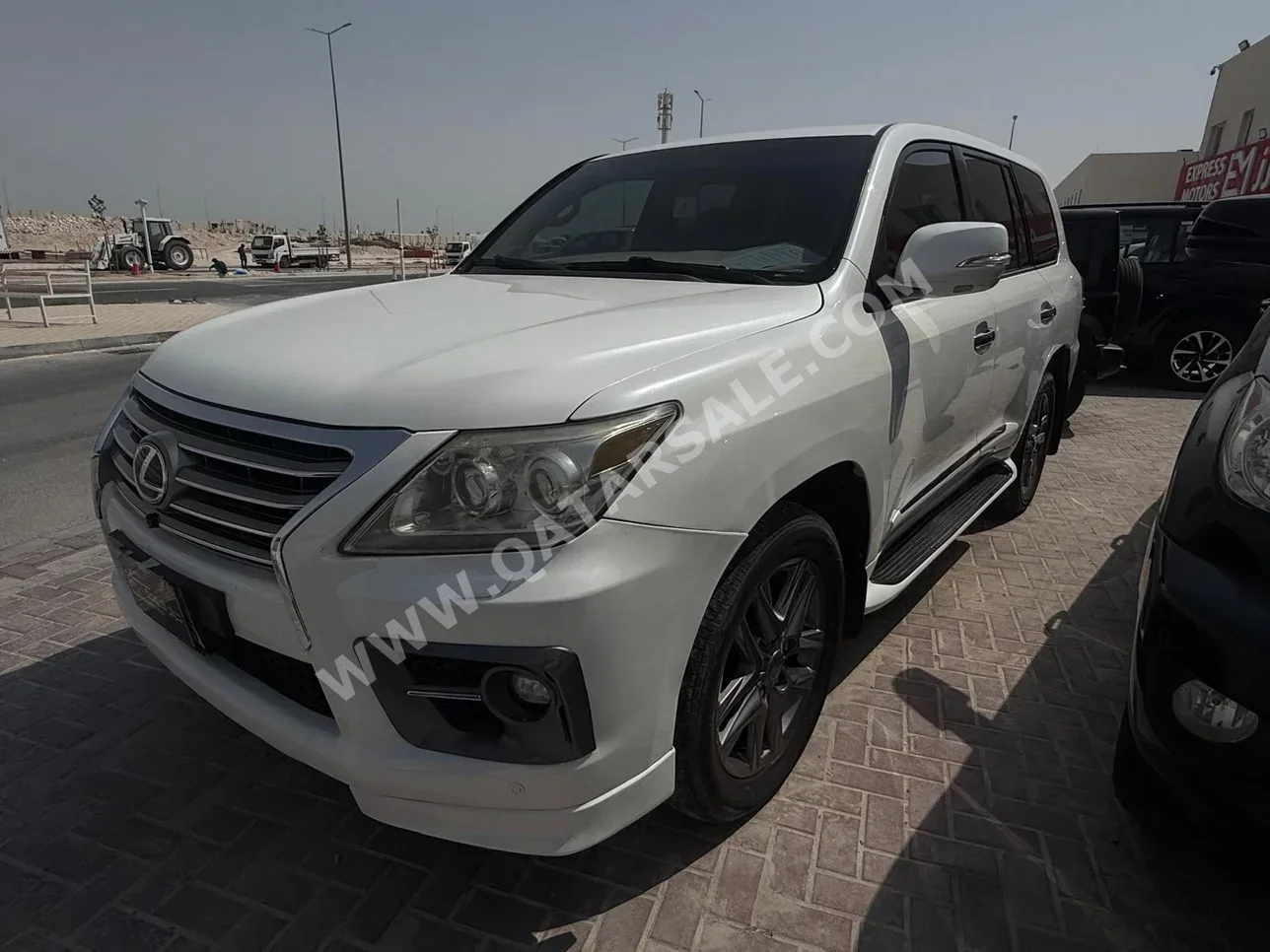 Lexus  LX  570 S  2009  Automatic  249,000 Km  8 Cylinder  Four Wheel Drive (4WD)  SUV  White