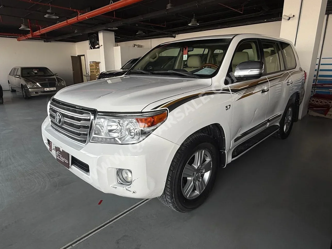 Toyota Land Cruiser VXR 2014 Automatic 327,000 Km 8 Cylinder Four Wheel Drive (4WD) SUV White