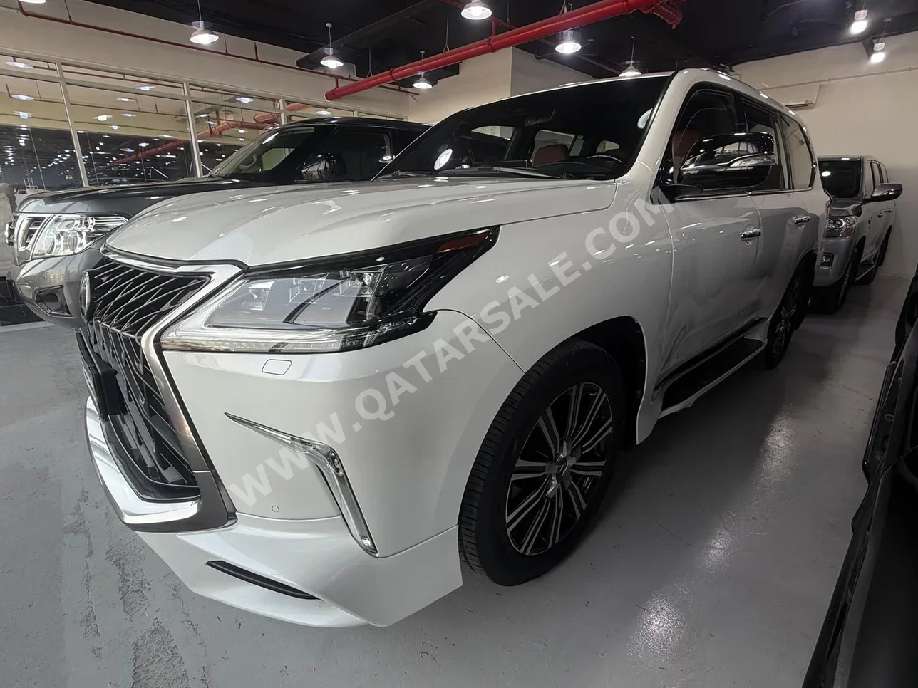 لكزس  ال اكس  570 اس  2016  اوتوماتيك  197,000 كم  8 سلندر  دفع رباعي  اس يو في  أبيض